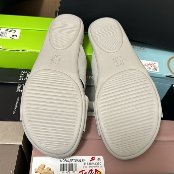 NATURALIZER Gen N-Flight Slide Sandals - Picture 3 of 7